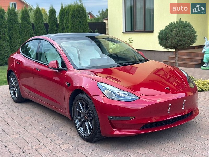 Седан Tesla Model 3 2021 в Виннице