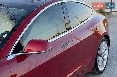 Седан Tesla Model 3 2018 в Вишневом