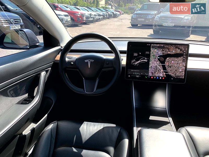 Седан Tesla Model 3 2020 в Виннице