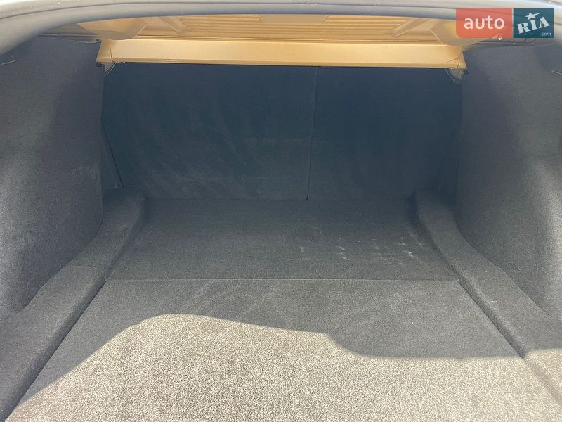 Седан Tesla Model 3 2019 в Львові