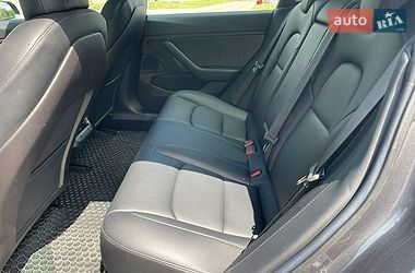 Седан Tesla Model 3 2019 в Львові