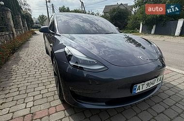 Седан Tesla Model 3 2023 в Ивано-Франковске