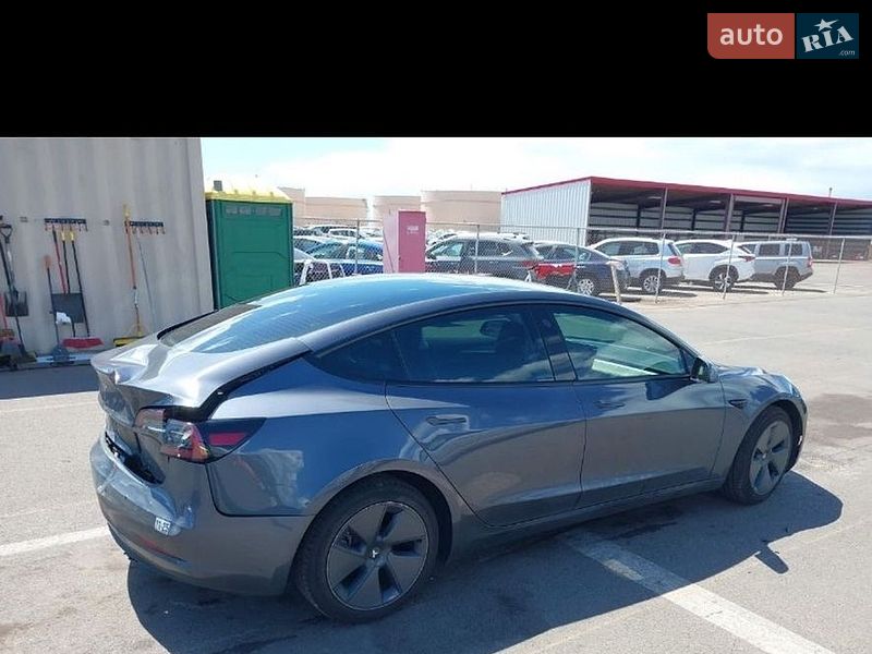 Седан Tesla Model 3 2023 в Ивано-Франковске