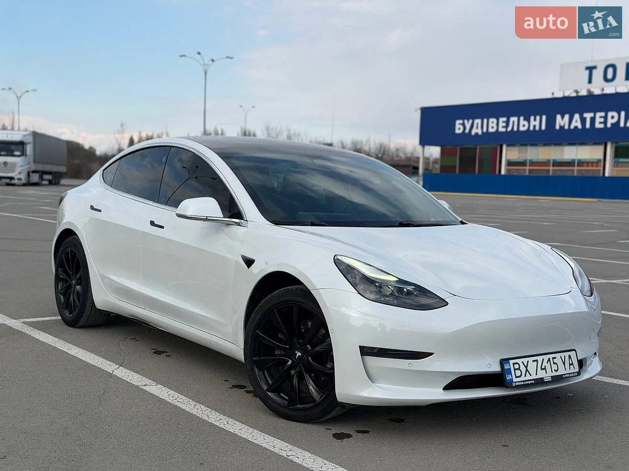 2020 Tesla Model 3 - фото 1