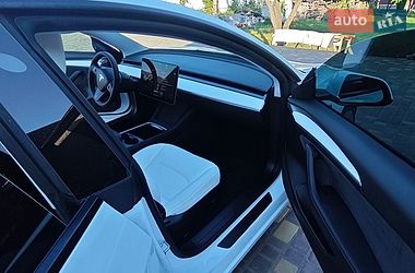 Седан Tesla Model 3 2022 в Верхнеднепровске