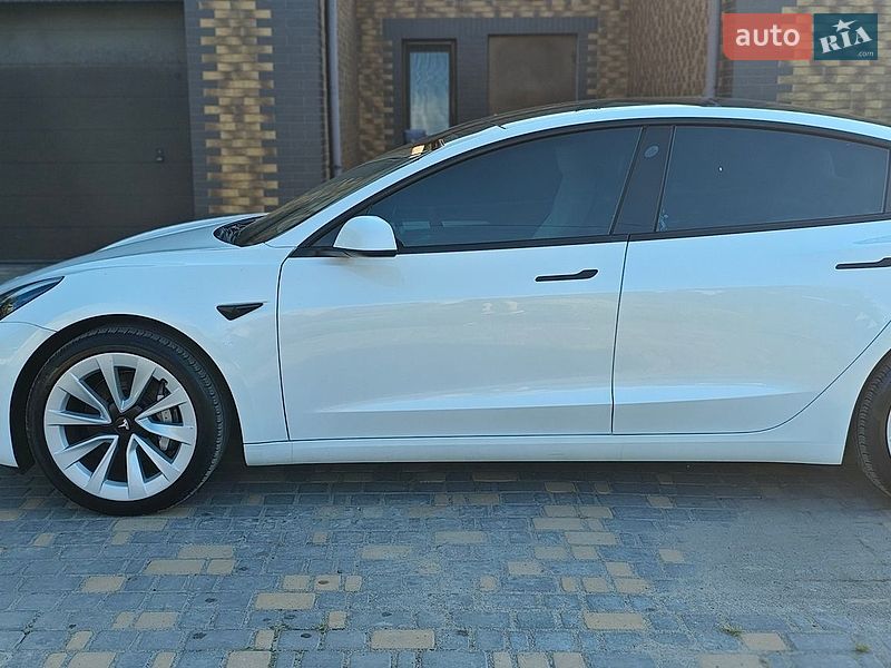 Седан Tesla Model 3 2022 в Верхнеднепровске