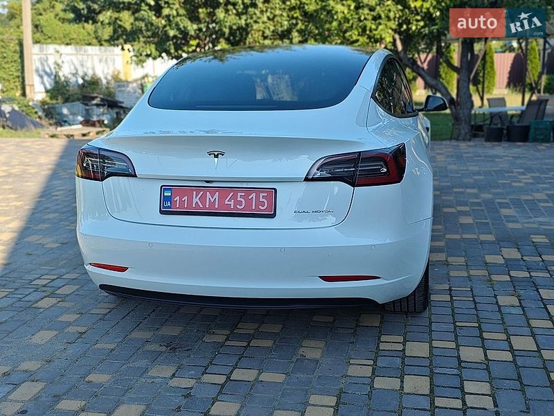 Седан Tesla Model 3 2022 в Верхнеднепровске