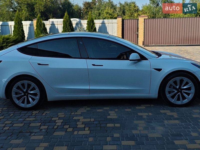 Седан Tesla Model 3 2022 в Верхнеднепровске