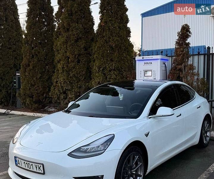 Седан Tesla Model 3 2019 в Киеве фото Седан Tesla Model 3 2019 в Киеве