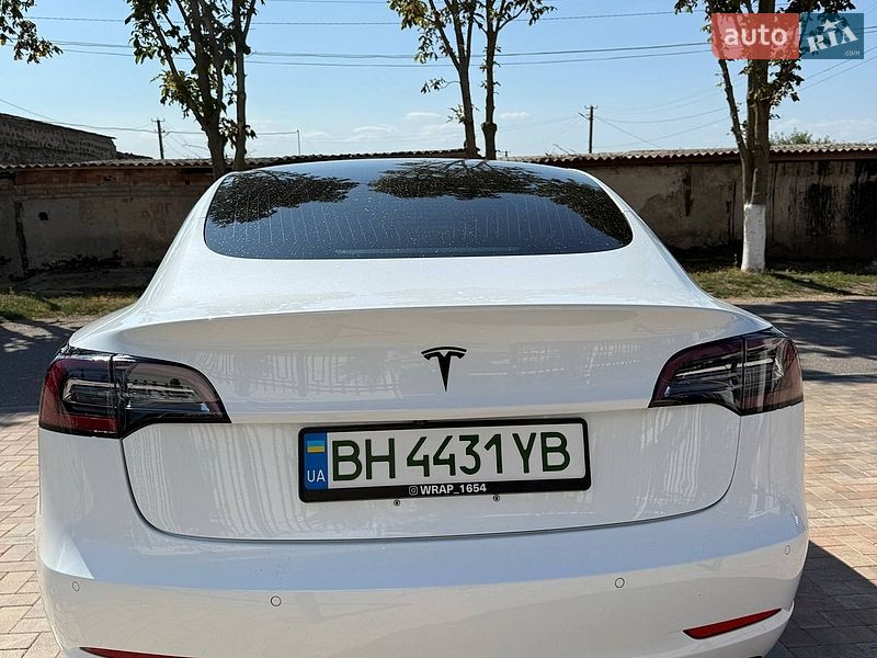 Седан Tesla Model 3 2018 в Одессе