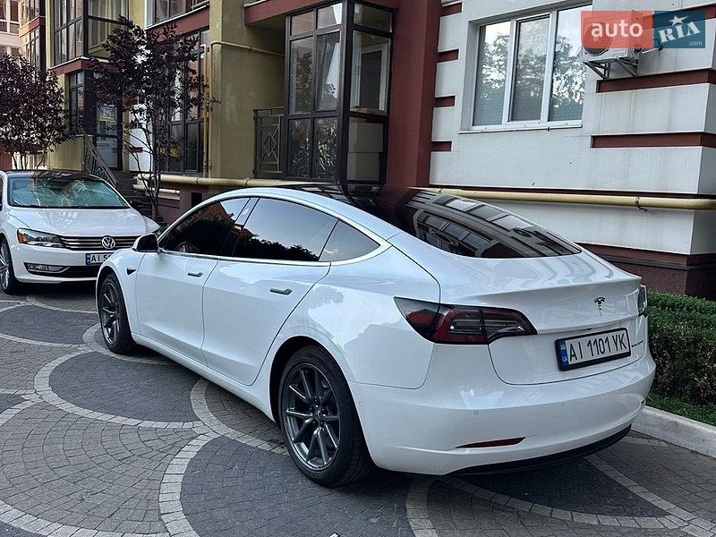 Седан Tesla Model 3 2019 в Киеве фото 3 Седан Tesla Model 3 2019 в Киеве