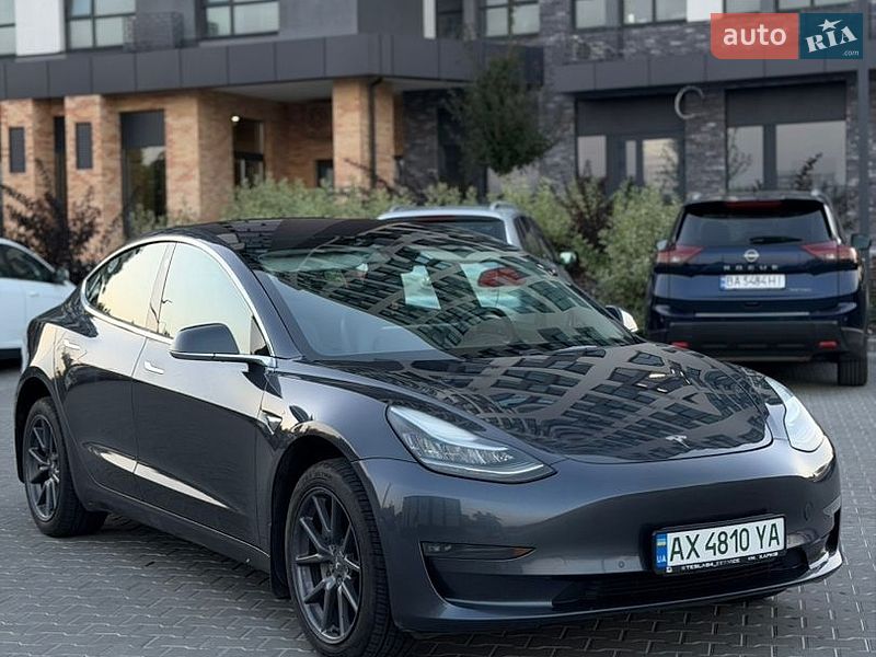 Седан Tesla Model 3 2018 в Кропивницком фото Седан Tesla Model 3 2018 в Кропивницком