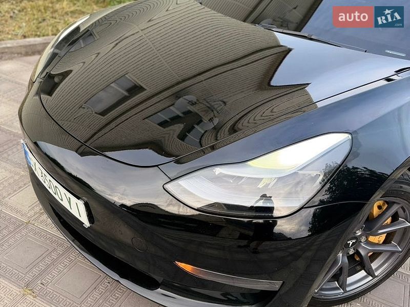 Седан Tesla Model 3 2023 в Хмельницком