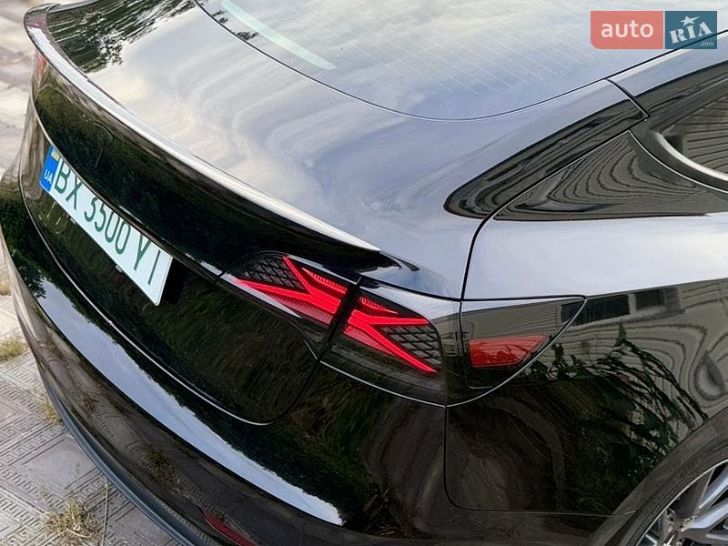 Седан Tesla Model 3 2023 в Хмельницком