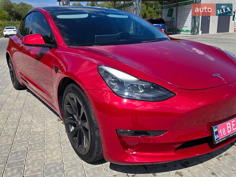 Седан Tesla Model 3 2022 в Ивано-Франковске