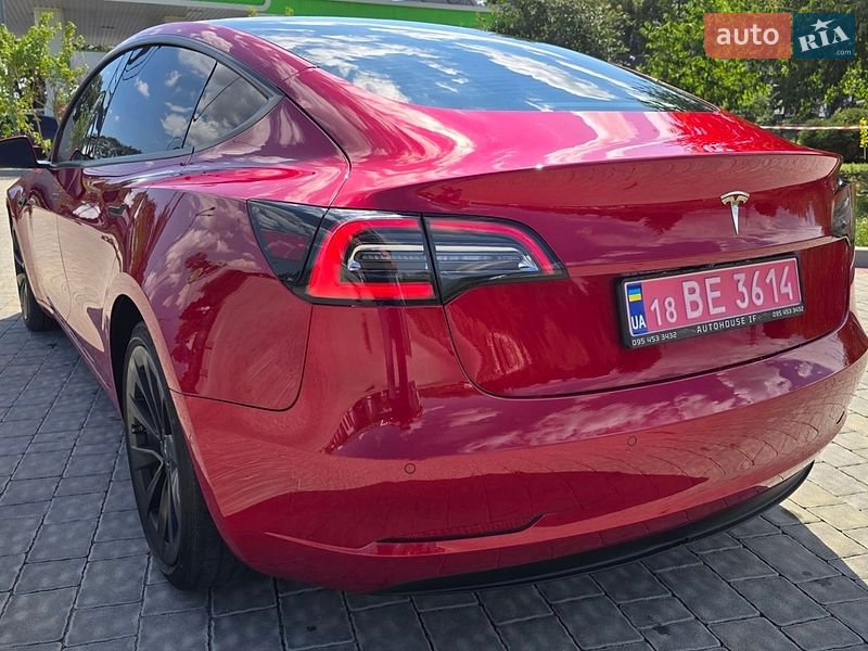 Седан Tesla Model 3 2022 в Ивано-Франковске