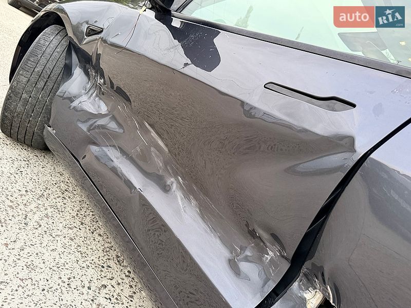 Седан Tesla Model 3 2024 в Дрогобыче