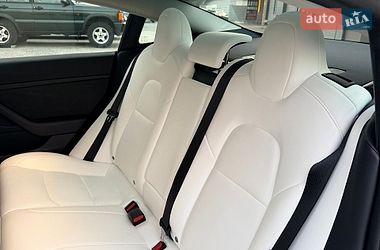 Седан Tesla Model 3 2024 в Дрогобыче
