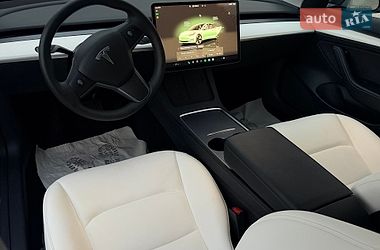 Седан Tesla Model 3 2024 в Дрогобыче