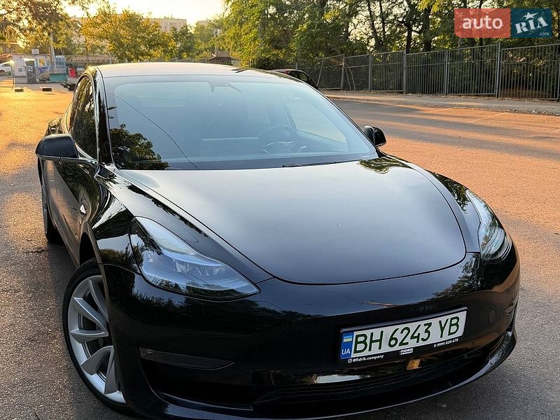 Седан Tesla Model 3 2018 в Одессе