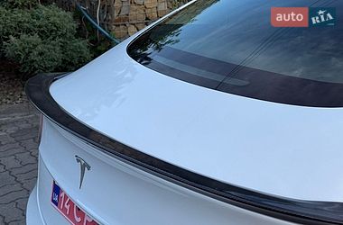 Седан Tesla Model 3 2020 в Стрые