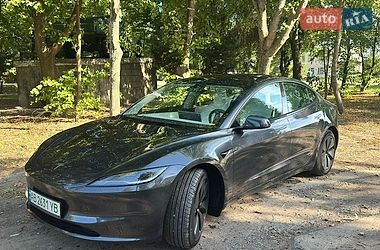Седан Tesla Model 3 2024 в Виннице