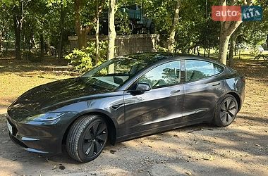 Седан Tesla Model 3 2024 в Виннице