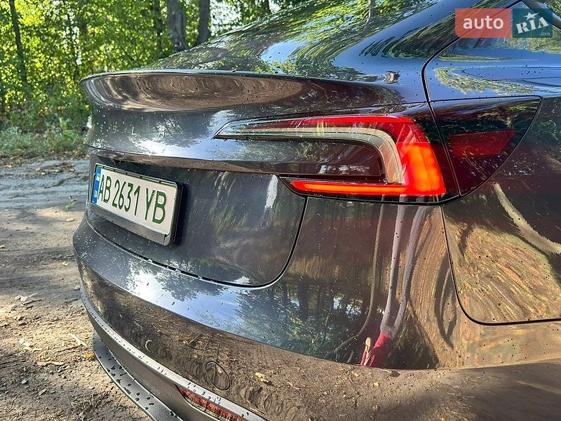 Седан Tesla Model 3 2024 в Виннице