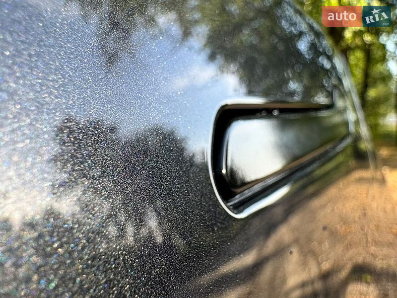 Седан Tesla Model 3 2024 в Виннице
