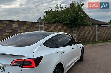 Седан Tesla Model 3 2023 в Житомирі