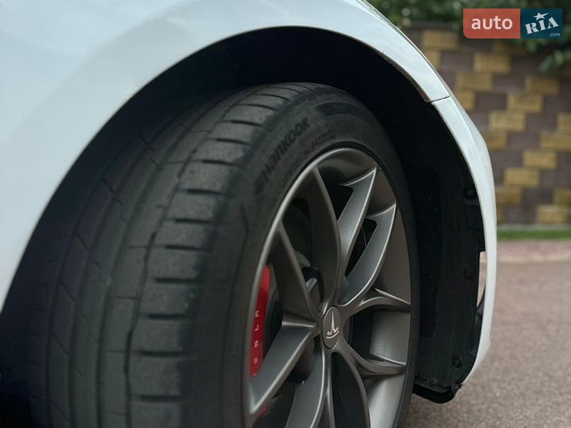 Седан Tesla Model 3 2023 в Житомирі