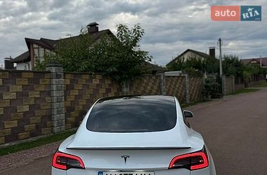 Седан Tesla Model 3 2023 в Житомирі