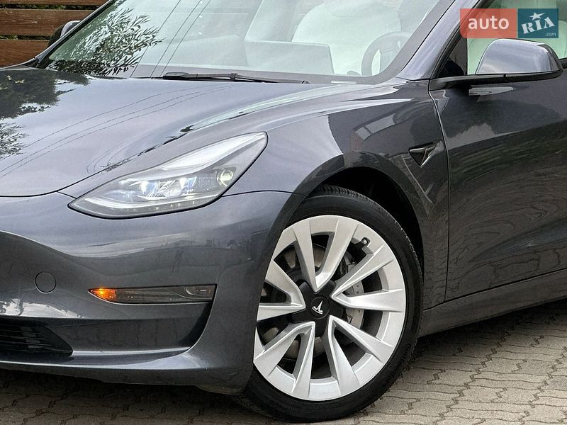 Седан Tesla Model 3 2023 в Стрые