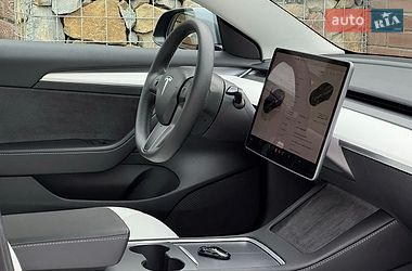 Седан Tesla Model 3 2023 в Стрые