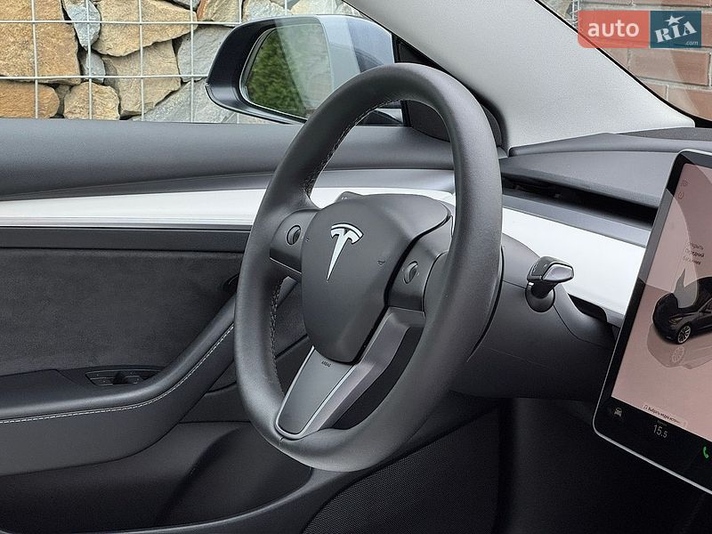 Седан Tesla Model 3 2023 в Стрые
