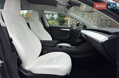 Седан Tesla Model 3 2023 в Стрые