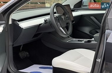 Седан Tesla Model 3 2023 в Стрые