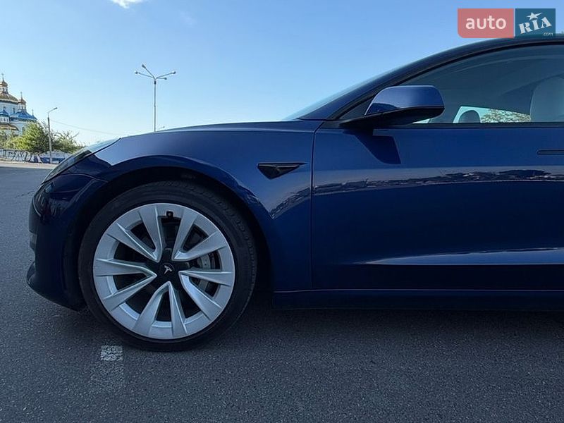Седан Tesla Model 3 2021 в Кривому Розі