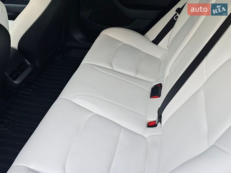 Седан Tesla Model 3 2023 в Василькове
