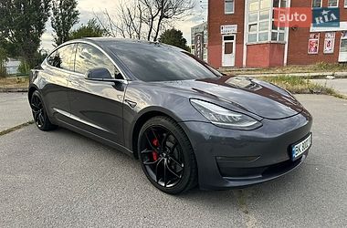 Седан Tesla Model 3 2018 в Звягеле