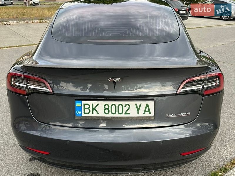 Седан Tesla Model 3 2018 в Звягеле
