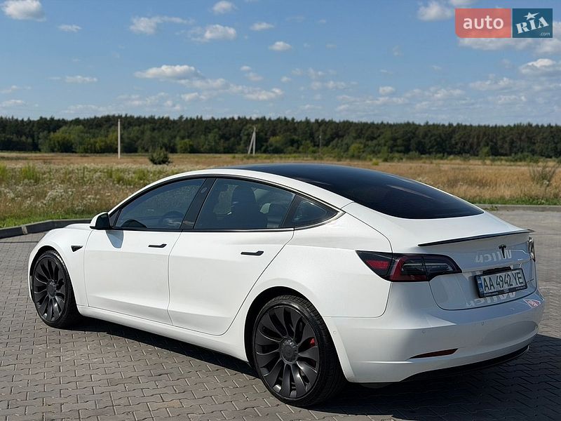 Седан Tesla Model 3 2021 в Луцьку