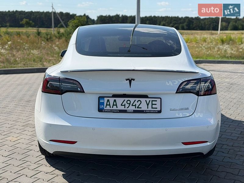 Седан Tesla Model 3 2021 в Луцьку