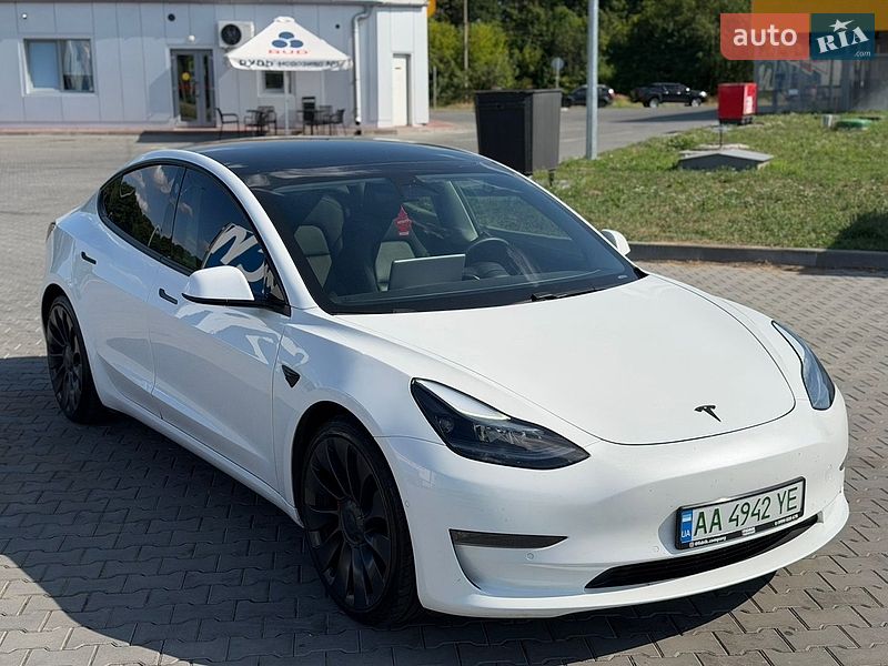 Седан Tesla Model 3 2021 в Луцьку