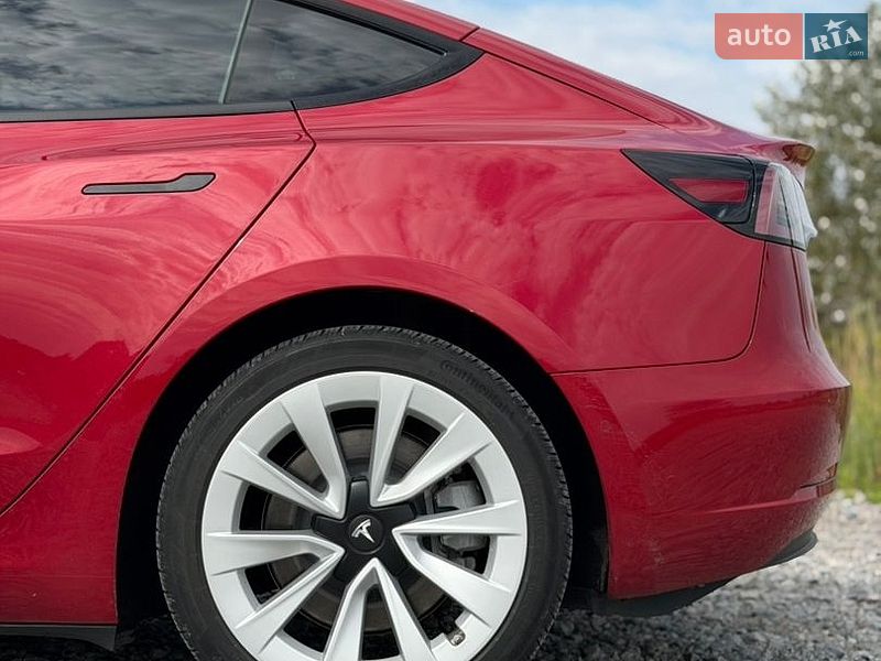 Седан Tesla Model 3 2022 в Києві