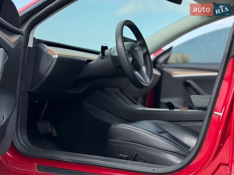 Седан Tesla Model 3 2022 в Києві