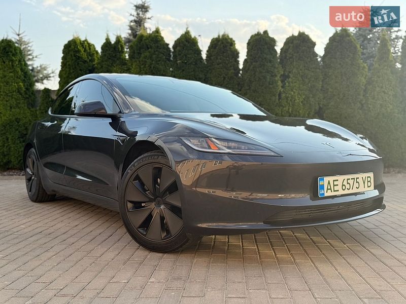 Седан Tesla Model 3 2024 в Днепре