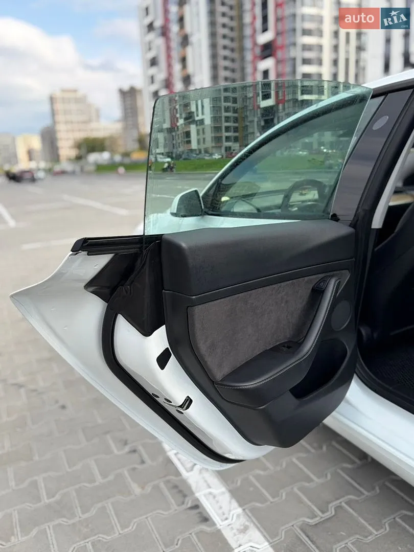2022 Tesla Model 3 - мініатюра 12