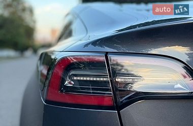 Седан Tesla Model 3 2022 в Киеве