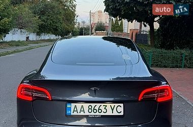 Седан Tesla Model 3 2022 в Киеве